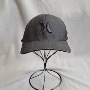 HURLEY Plaid Hat Fitted Cap Black Flexfit Small Medium Yupoong Embroidered